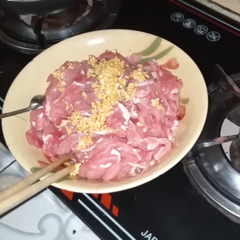 Step 1 Prepare and Marinate the Pork Stir-Fried Pork with Green Starfruit and Banana