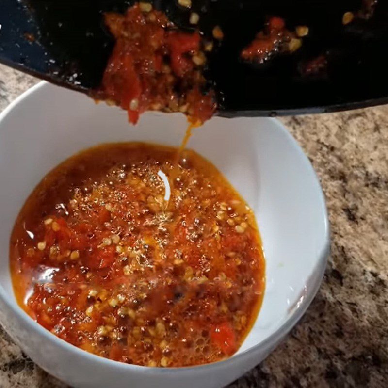 Step 4 Preliminary processing and stir-frying crab meat of field crab