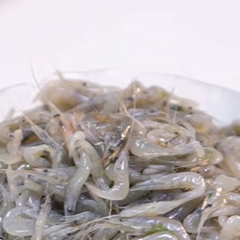 Step 2 Prepare and stir-fry the shrimp for Thanh Hoa Fried Shrimp Cake