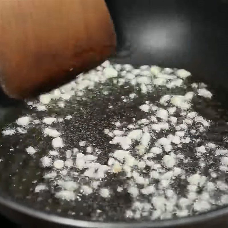 Step 2 Prepare and stir-fry the beef for Beef Bamboo Shoot Salad