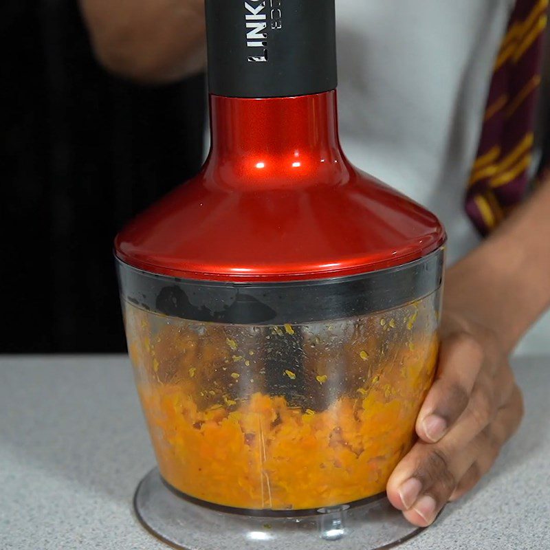 Step 1 Prepare and blend the pumpkin Pumpkin juice cooked with cinnamon and star anise