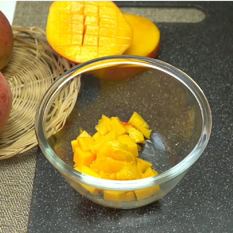 Step 3 Prepare and blend the mango Panna cotta mango jelly