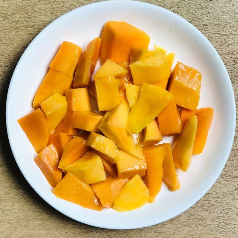 Step 1 Prepare mango for mango smoothie