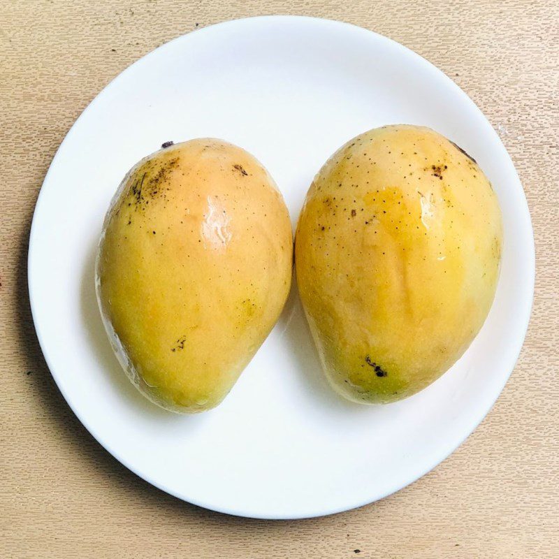 Step 1 Prepare the mango for Mango Smoothie