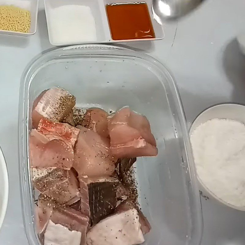 Step 2 Coat the Stingray with Flour Fried Stingray with Fish Sauce