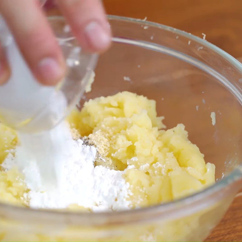 How to Make Kids' Favorite Fried Potato-Covered Shrimp 9 Step 3 Mash the potatoes Shrimp wrapped in crispy potato
