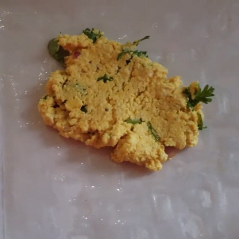 Step 2 Shaping vegetarian fried eggs from tofu