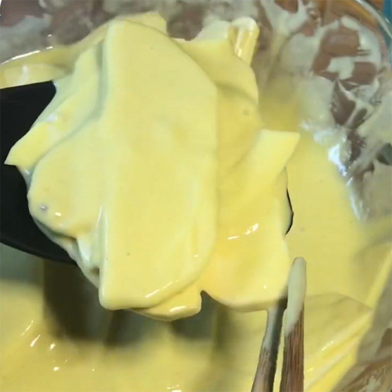 Step 5 Shaping the cake Fried banana and sweet potato cake