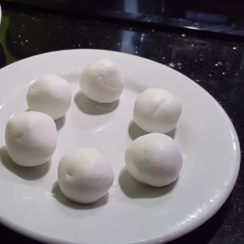 Step 2 Shaping the cake Traditional Che Yi