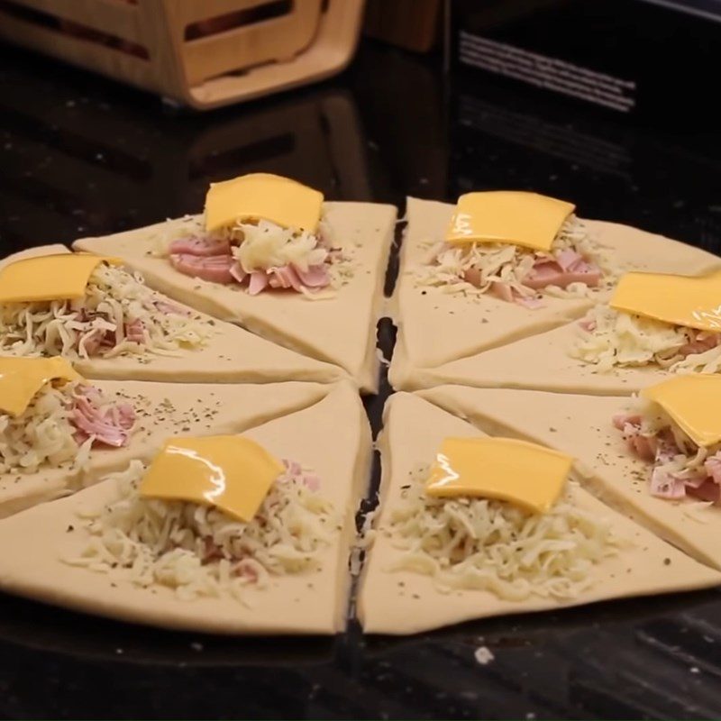 Step 4 Shaping the bread for ham and cheese croissant