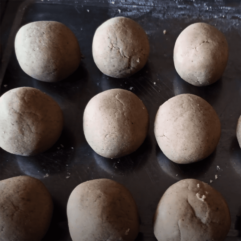 Step 2 Shape the cake for Tu Hu