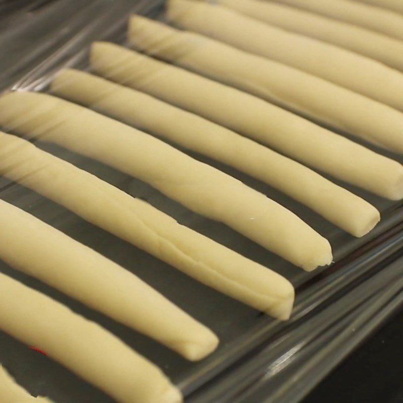 Step 3 Shaping the bread and second proofing Saigon bread stick