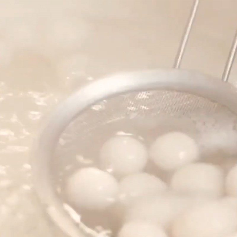 Step 2 Shape and boil the mochi for milk tea hot pot