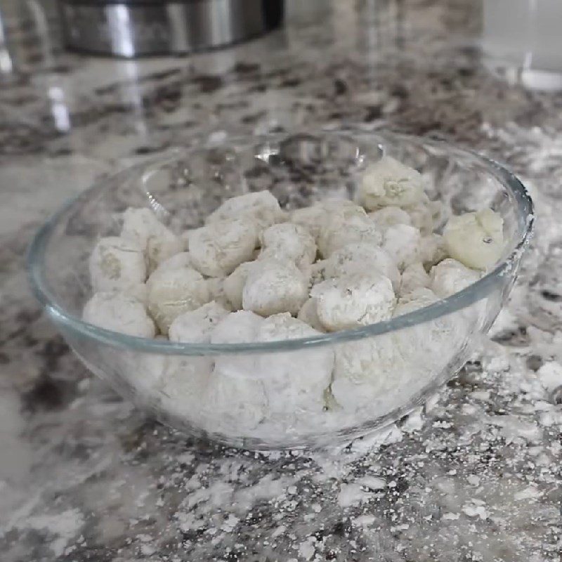 Step 3 Shaping and boiling tapioca pearls Kiwi milk tea tapioca pearls