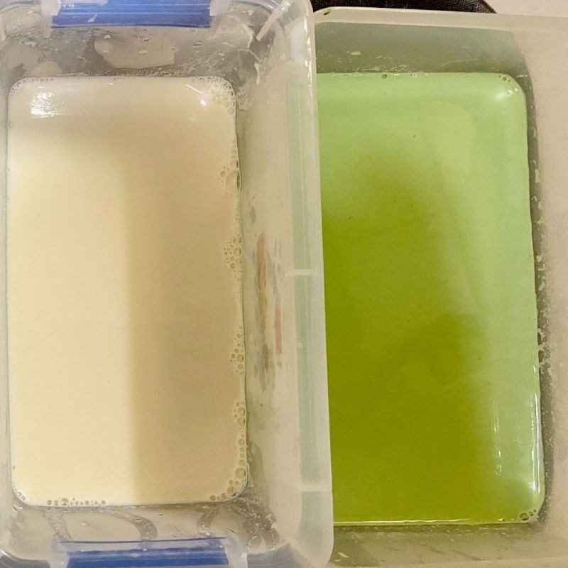 Step 2 Create colored khúc bạch Khúc bạch dessert without using whipping cream