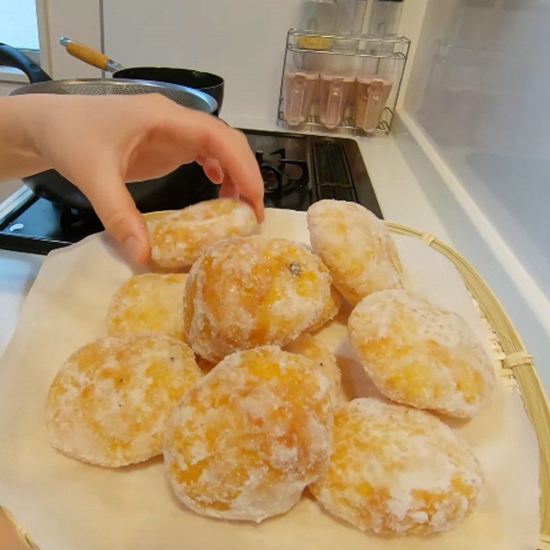 Step 6 Final product Fried cake with mung bean filling