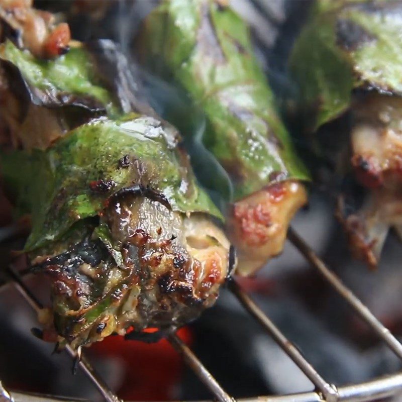 Step 5 Finished Product Grilled black chicken with lime leaves and shallots