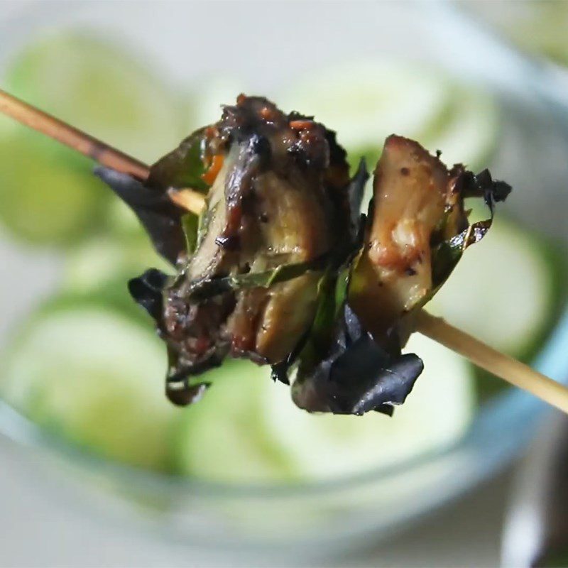 Step 5 Finished Product Grilled black chicken with lime leaves and shallots