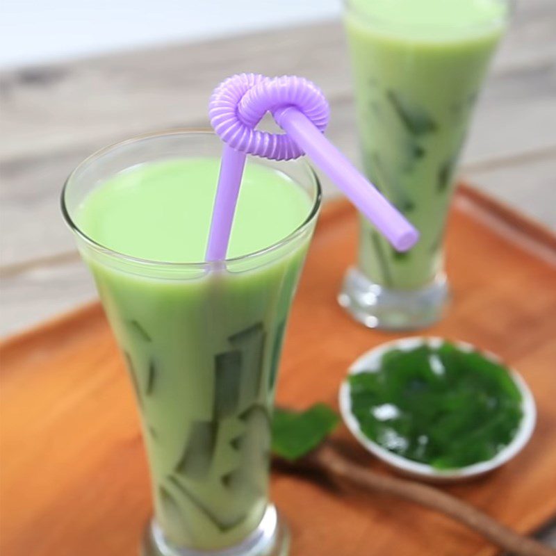 Step 5 Final Product of Thai milk tea with matcha jelly
