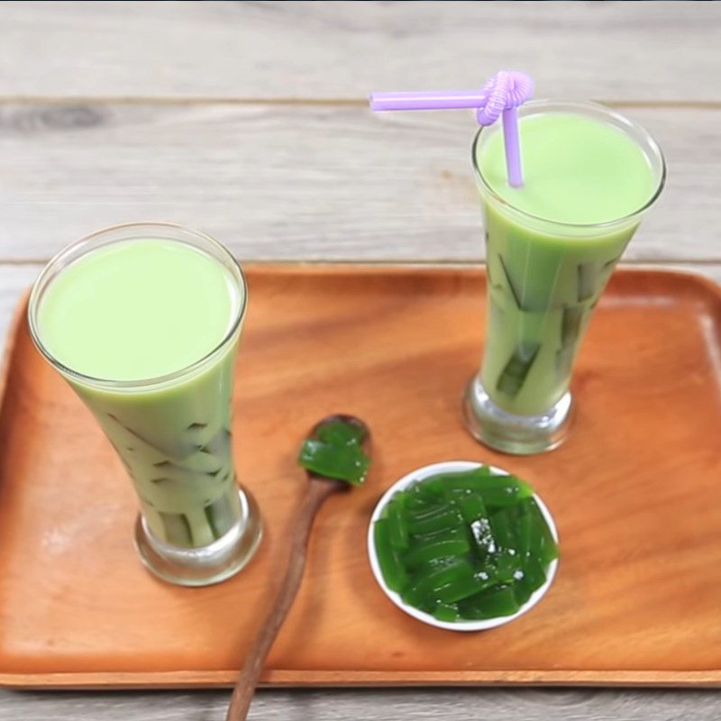 Step 5 Final Product of Thai milk tea with matcha jelly