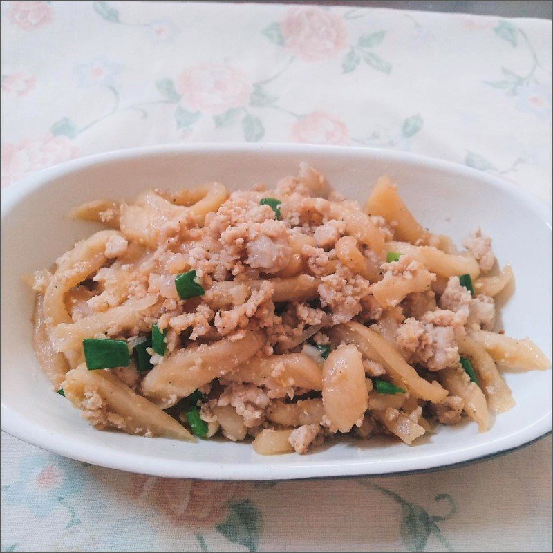 Step 4 Finished Product Stir-fried Pickled Radish with Minced Meat