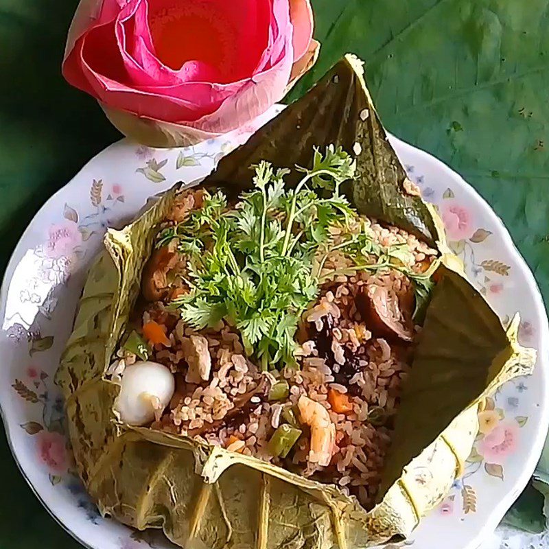 Step 6 Final product Steamed brown rice with lotus leaves