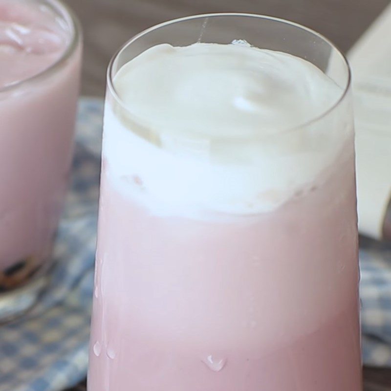 Step 5 Final product Taro milk tea with tapioca pearls