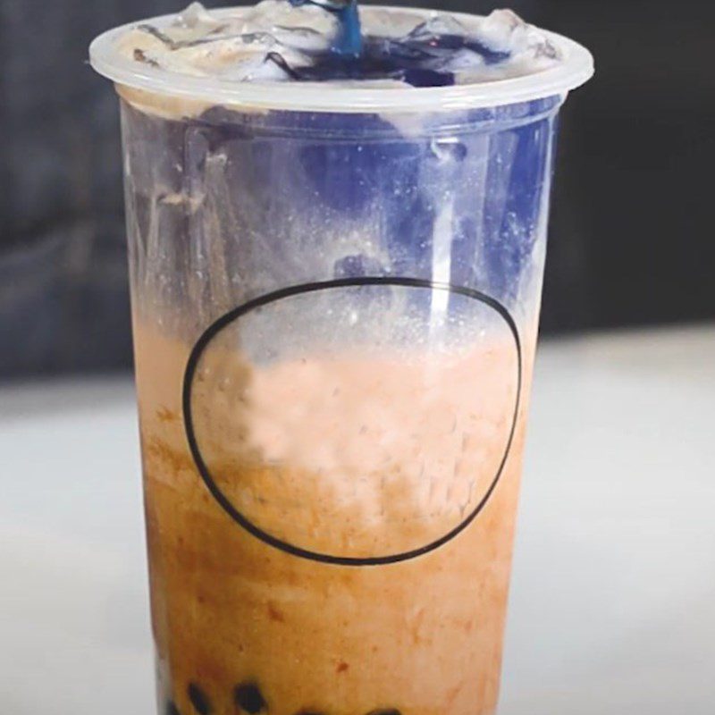 Step 5 Final Product of Okinawa milk tea with butterfly pea flower