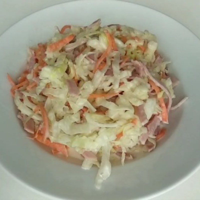Step 4 Final product Cabbage salad with mayonnaise jambon
