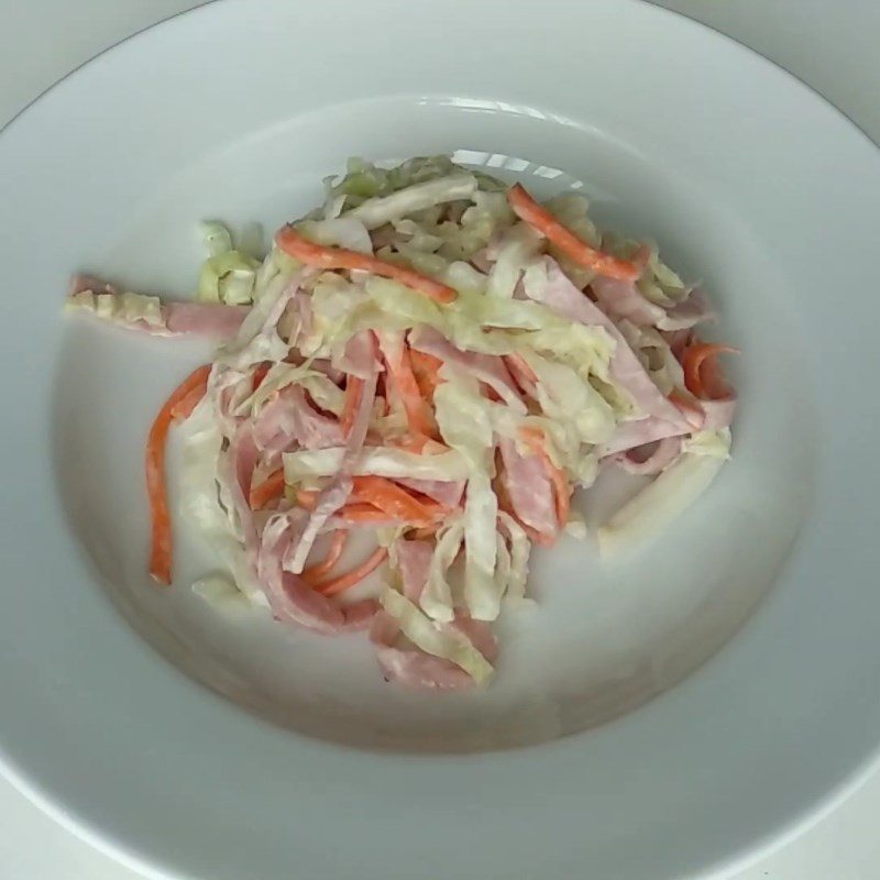 Step 4 Final product Cabbage salad with mayonnaise jambon