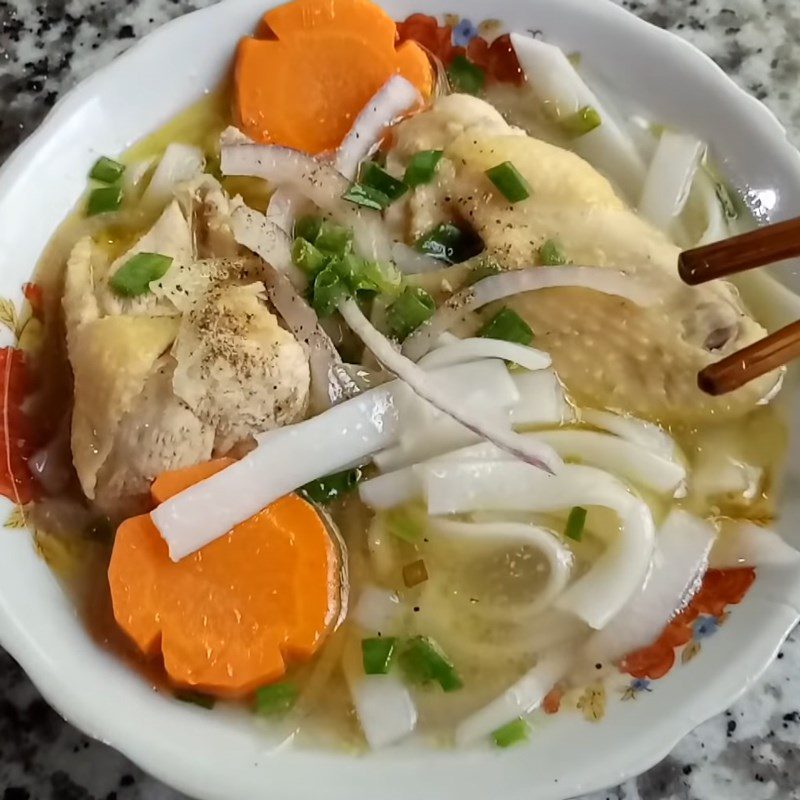 Step 5 Final product Bánh canh with sliced chicken