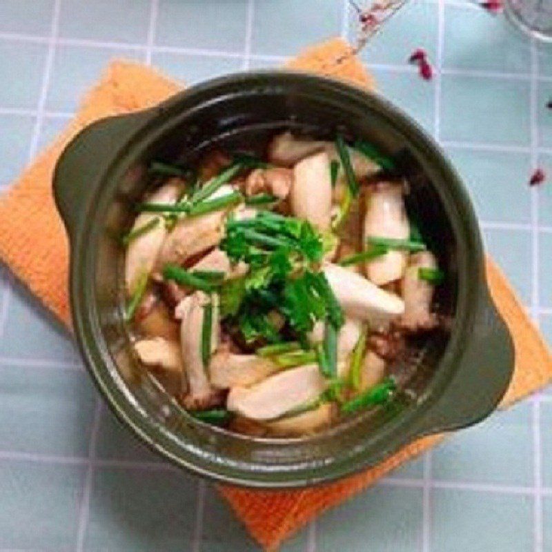 Step 3 Final product Soy sauce braised chicken thigh mushrooms