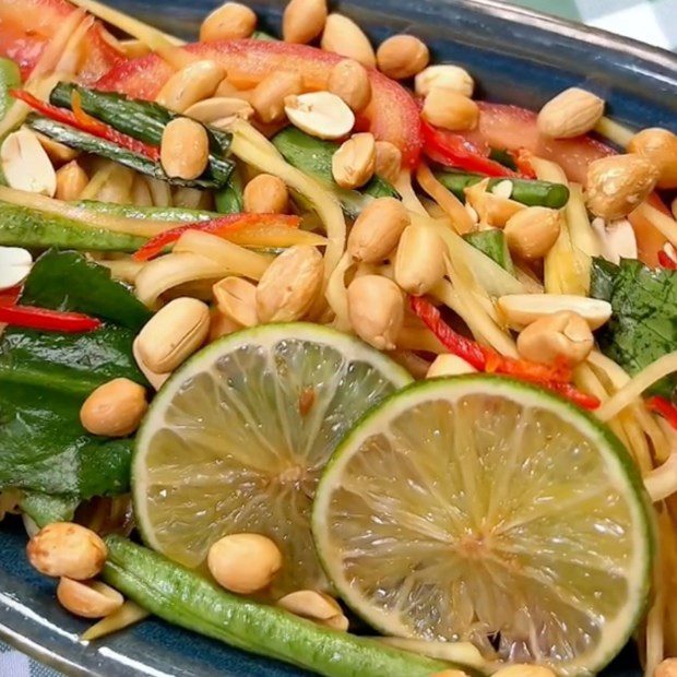 Step 4 Final product Thai papaya salad (Recipe shared by Tiktok Vegetarian Kitchen XANH)