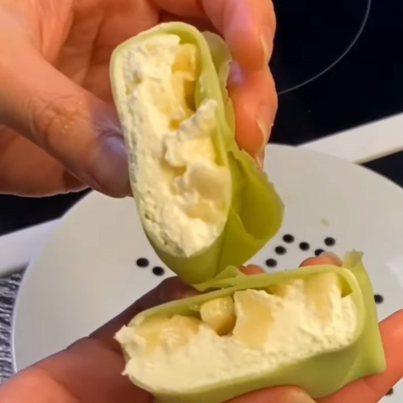 Step 6 Final Product Pandan crepe filled with banana cream