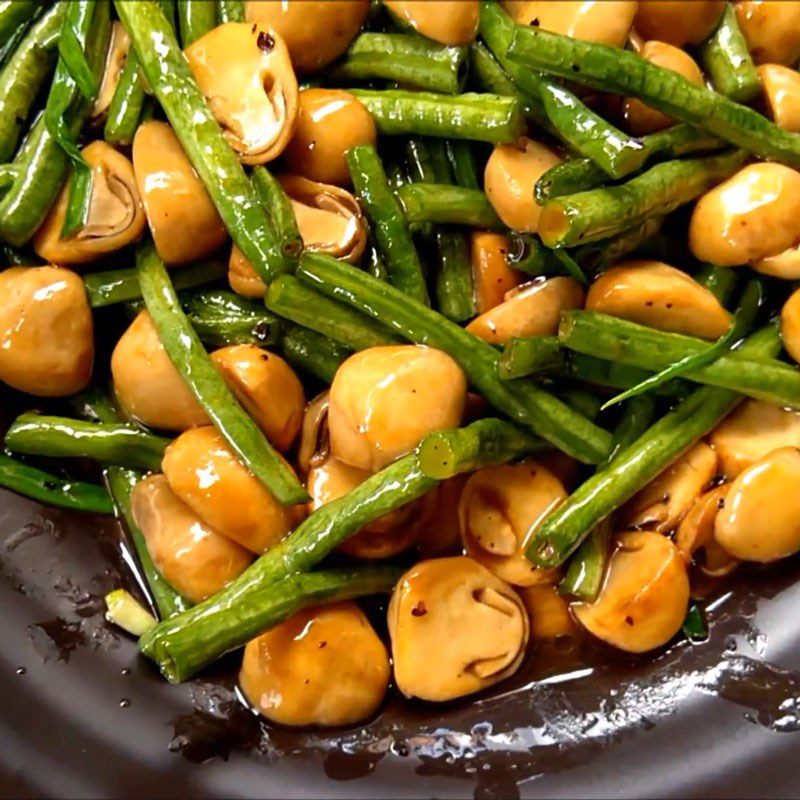 Step 3 Finished Product Stir-fried Green Beans with Straw Mushrooms