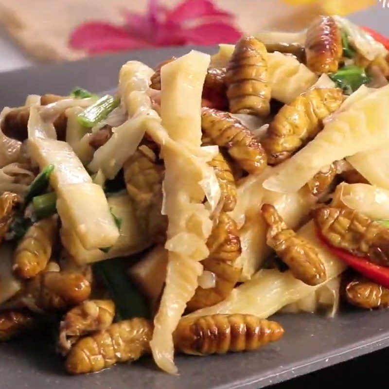 Step 5 Final product Stir-fried larvae with bamboo shoots