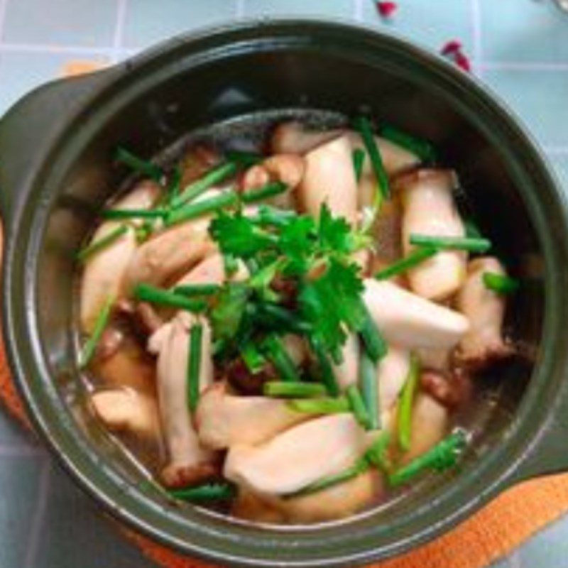 Step 3 Final product Soy sauce braised chicken thigh mushrooms