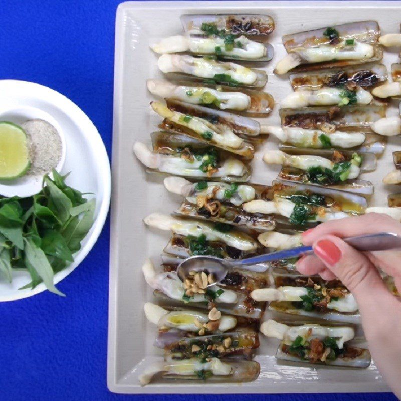 Step 5 Final product Grilled razor clams with scallion butter