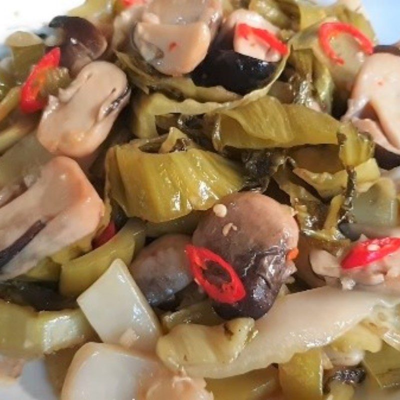 Step 6 Finished Product Stir-fried Straw Mushrooms with Pickled Mustard Greens