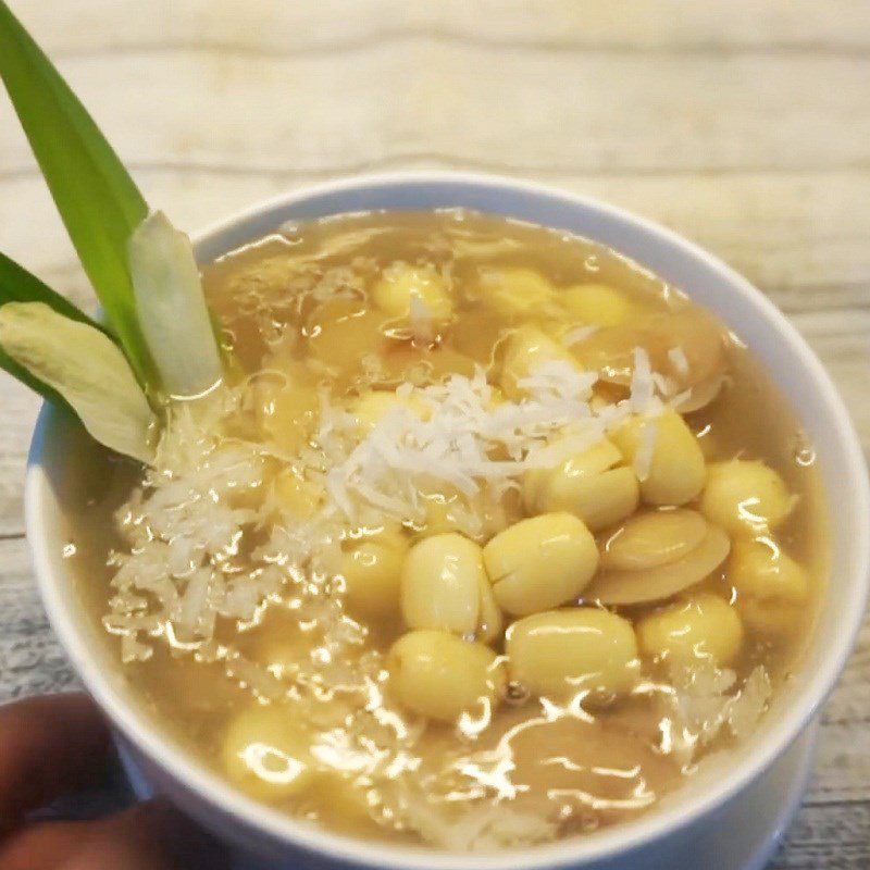 Step 5 Final Product Mung bean and lotus seed dessert