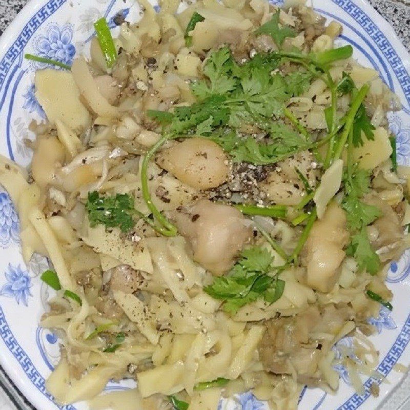 Step 4 Final product Stir-fried frog with bamboo shoots