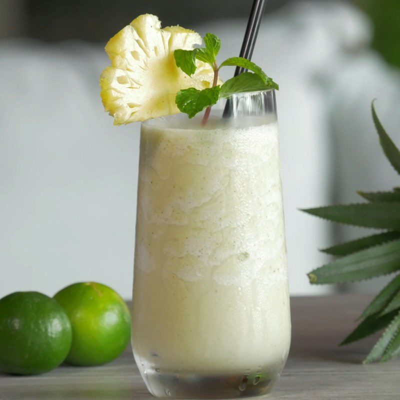 Step 3 Finished product Pineapple smoothie