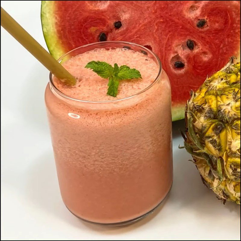 Step 3 Final product of pineapple (thơm) watermelon smoothie