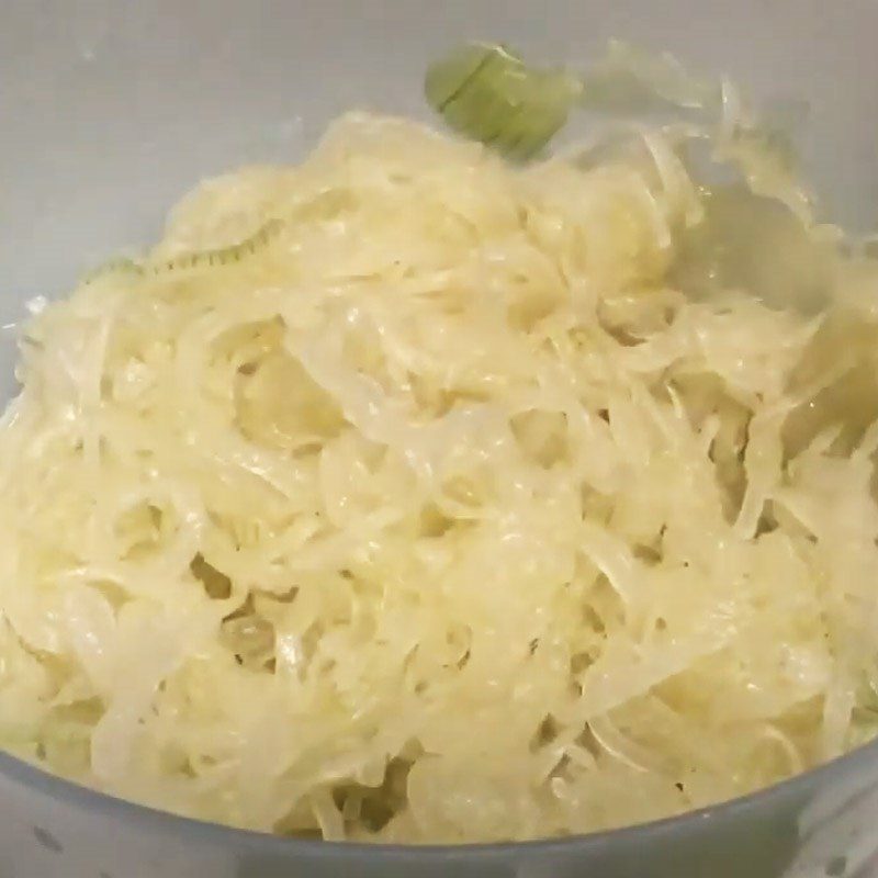 How to Make Attractive Onion Salad to Satisfy Your Taste on Hot Days 10 Step 5 Finished Product Onion Salad