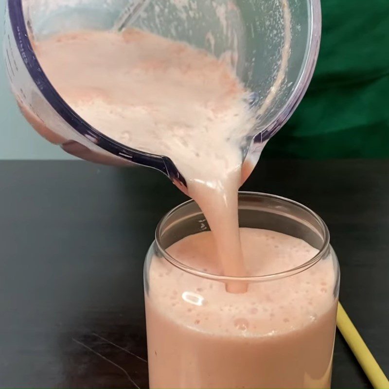 Step 3 Final product of pineapple (thơm) watermelon smoothie