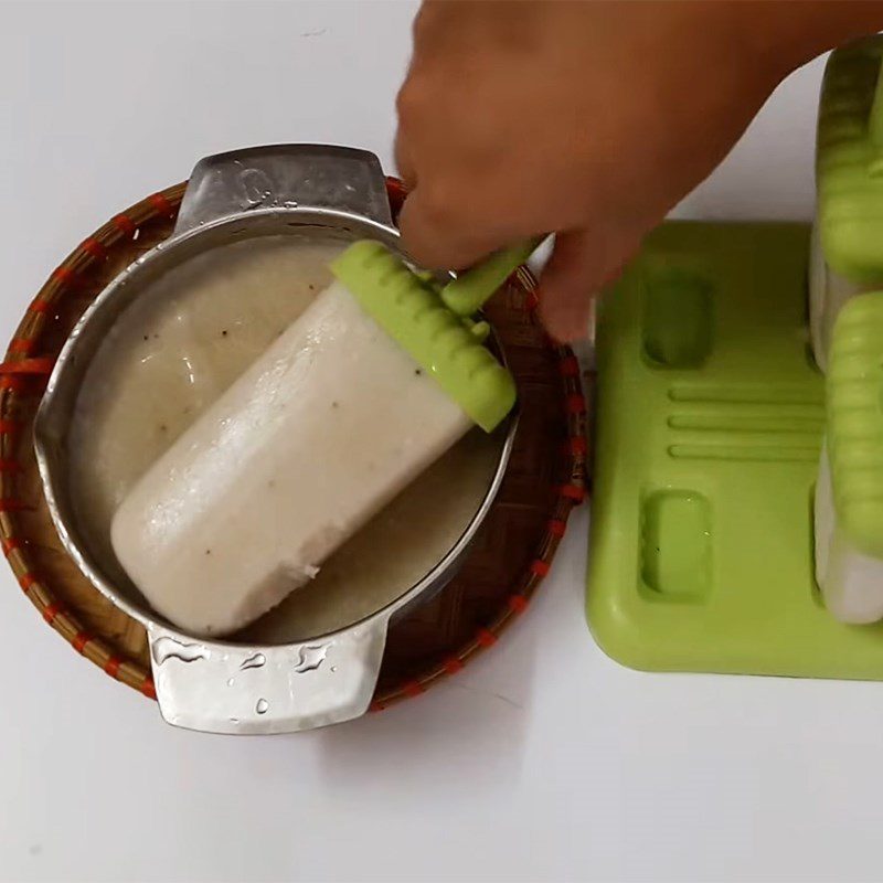 Step 4 Final product Banana ice cream from glutinous rice flour