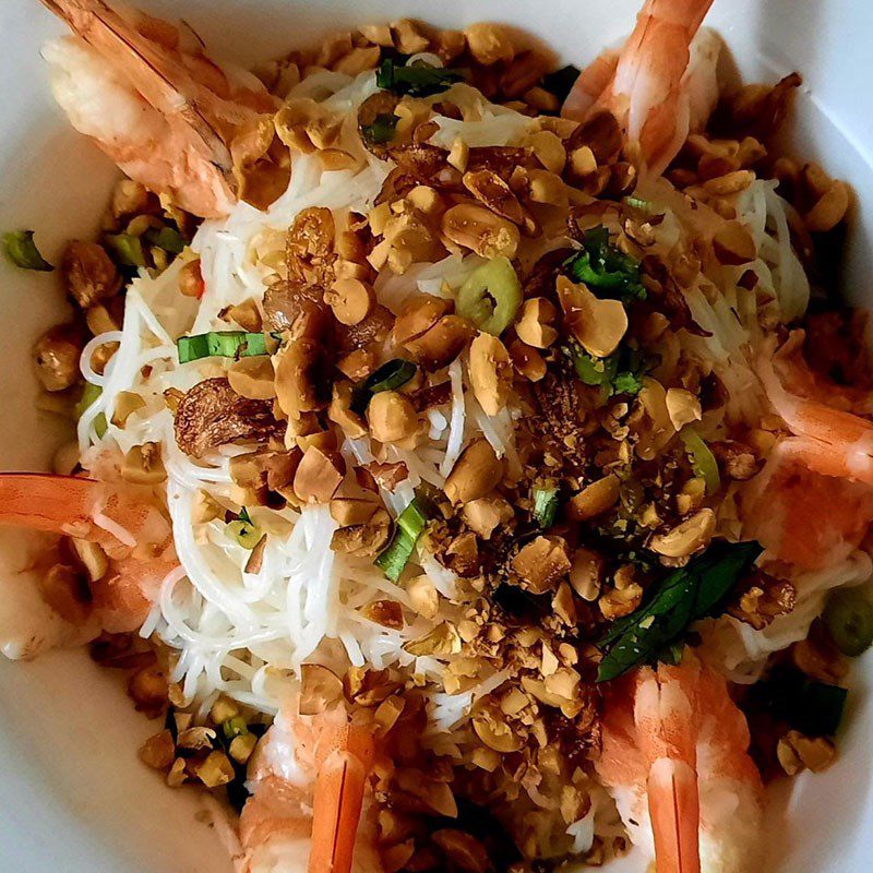 Step 4 Final product Dry noodles mixed with shrimp