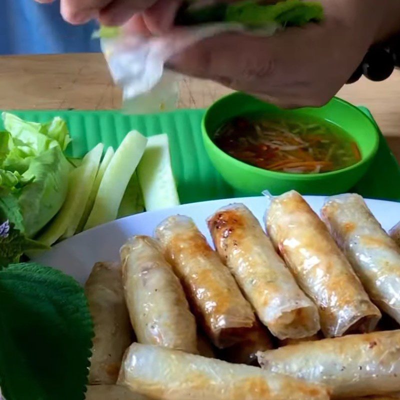 Step 6 Finished product Mackerel spring rolls with cassava