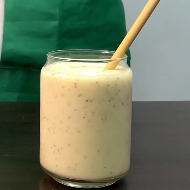 Step 3 Final product of Banana Apple Smoothie