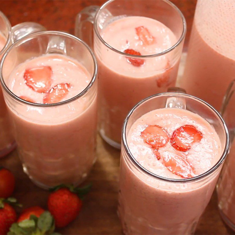 Step 4 Final product Strawberry tomato smoothie